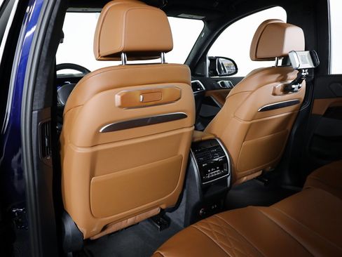 Used 2026 BMW X7 M60i image 37