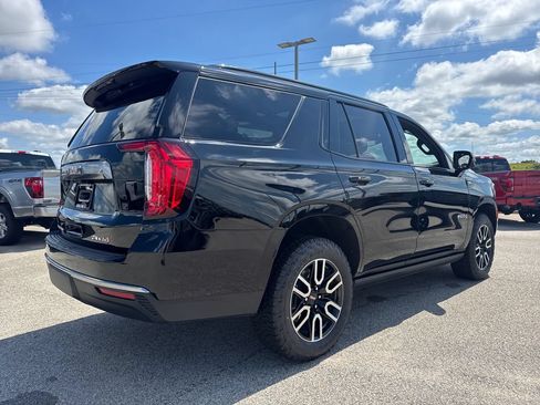Used 2024 GMC Yukon AT4 w/ AT4 Premium Package AWD/4WD image 6