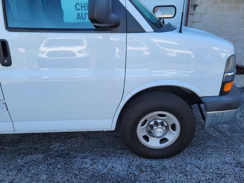 Used 2017 Chevrolet Express 3500 LT w/ LT Preferred Equipment Group image 24