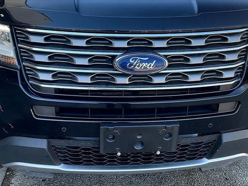 Used 2017 Ford Explorer XLT w/ Equipment Group 202A image 32