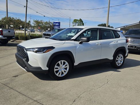 Certified 2024 Toyota Corolla Cross L image 3