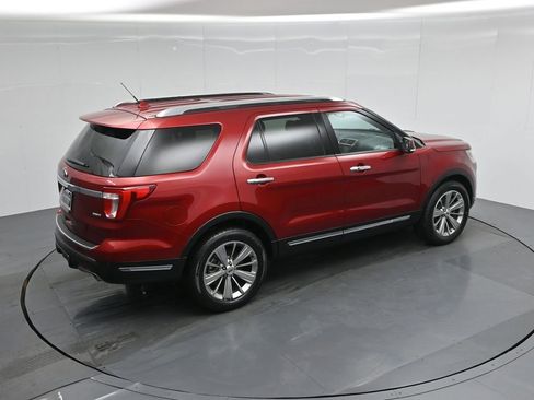 Certified 2018 Ford Explorer Limited w/ Ford Safe & Smart Package image 41