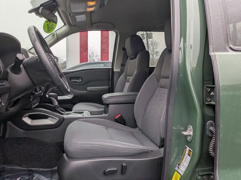 Used 2023 Nissan Frontier SV w/ SV Convenience Package image 12