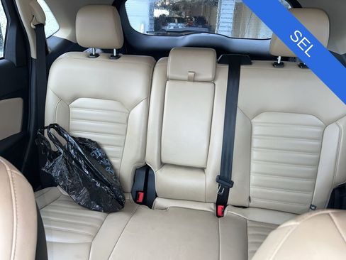 Used 2019 Ford Edge SEL w/ Equipment Group 201A AWD/4WD image 16