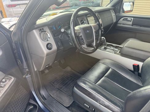 Used 2017 Ford Expedition EL Limited w/ Equipment Group 301A AWD/4WD image 11