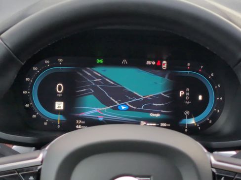 Used 2025 Volvo V60 B5 Cross Country Plus image 14