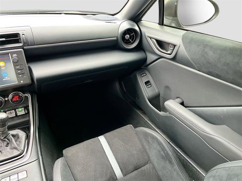 Used 2025 Toyota GR86 Premium image 22
