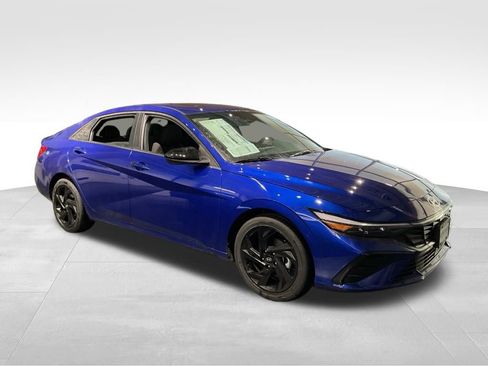 New 2026 Hyundai Elantra SEL Sport Premium FWD image 2