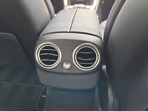 Used 2019 Mercedes-Benz C 300 Sedan image 16