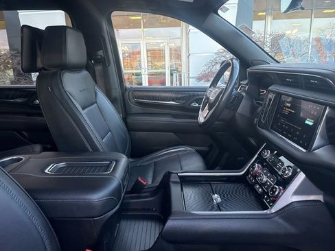 Used 2024 GMC Yukon XL Denali w/ Denali Reserve Package image 36
