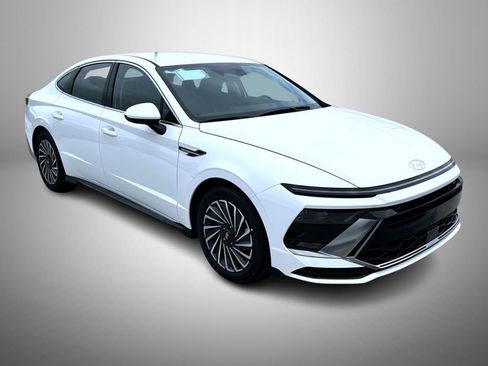 New 2025 Hyundai Sonata SEL image 3
