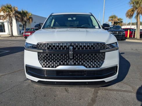 New 2026 Lincoln Navigator Reserve AWD/4WD image 9