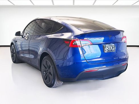 Used 2021 Tesla Model Y Long Range image 6