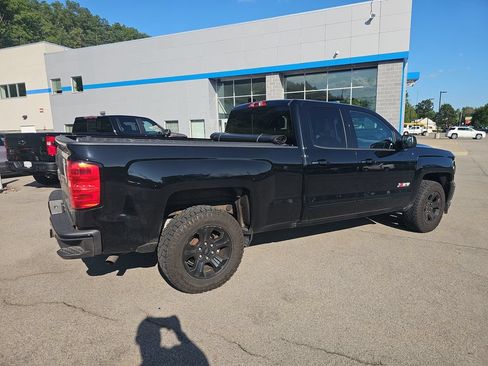 Used 2018 Chevrolet Silverado 1500 LT w/ Midnight Edition AWD/4WD image 7