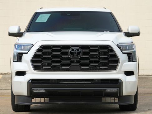 Used 2024 Toyota Sequoia Platinum AWD/4WD image 7