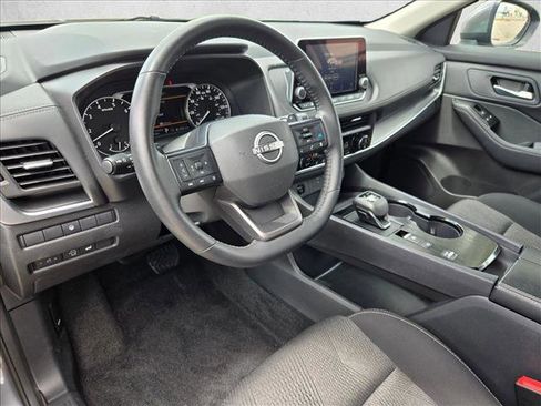 Used 2025 Nissan Rogue SV FWD image 10