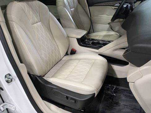 Used 2023 Buick Envision Avenir AWD/4WD image 28