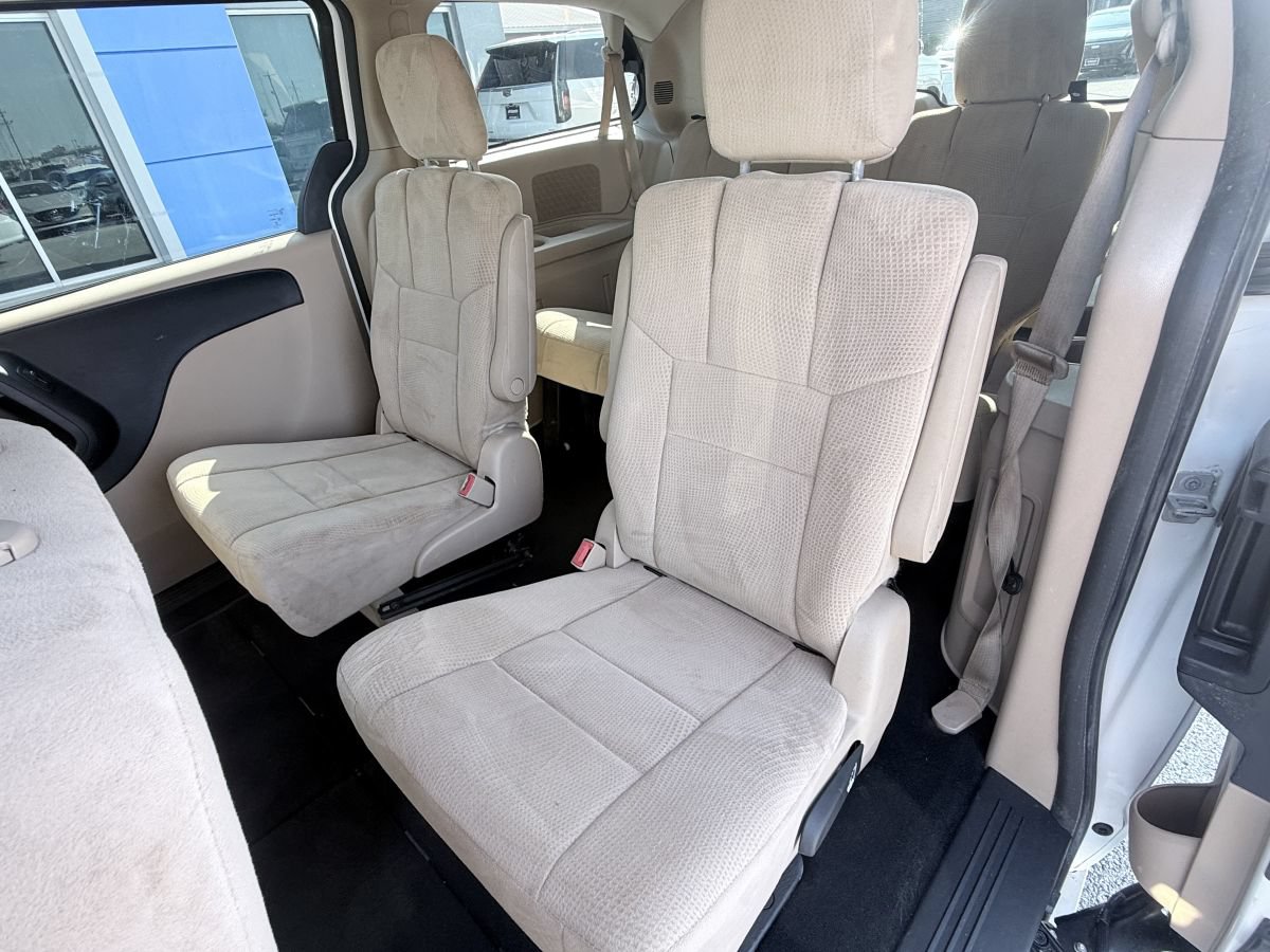Used 2014 Dodge Grand Caravan SXT FWD image 14