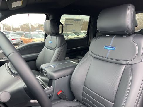 New 2026 Ford F350 Platinum w/ Tremor Off-Road Package AWD/4WD image 14