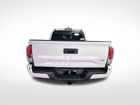 Used 2023 Toyota Tacoma TRD Off-Road w/ Technology Package AWD/4WD image 7