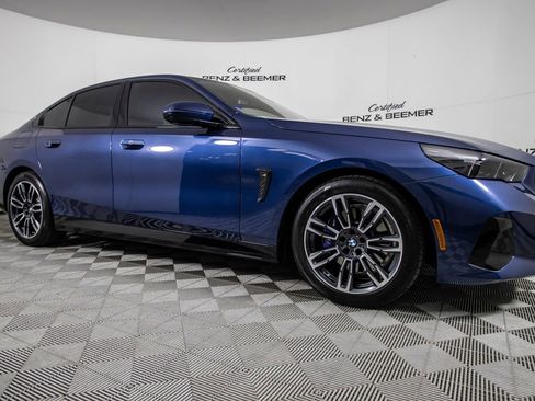 Used 2024 BMW 530i w/ M Sport Package image 3