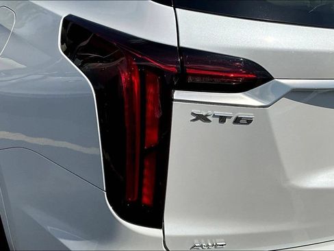 Used 2023 Cadillac XT6 Premium Luxury w/ LPO, Floor Liner Package AWD/4WD image 23