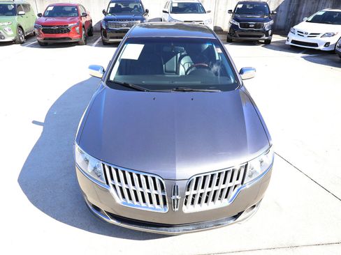Used 2011 Lincoln MKZ image 11