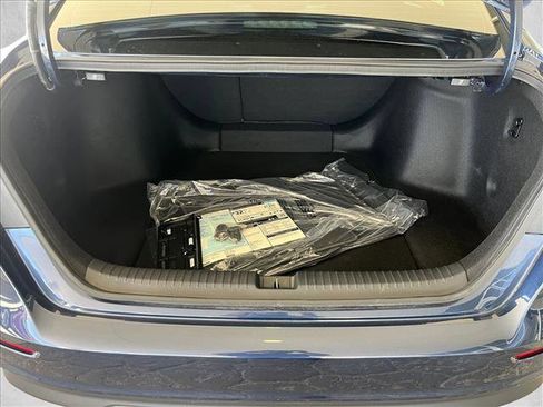 Used 2025 Honda Accord SE image 18