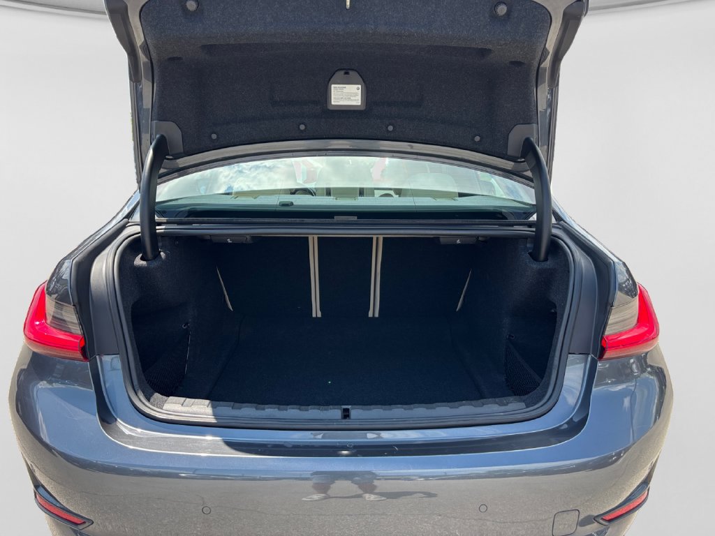 Used 2019 BMW 330i xDrive Sedan w/ Premium Package AWD/4WD image 19