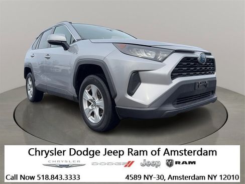 Used 2019 Toyota RAV4 LE image 1
