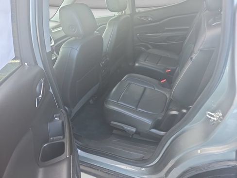 Used 2023 GMC Acadia SLT AWD/4WD image 33