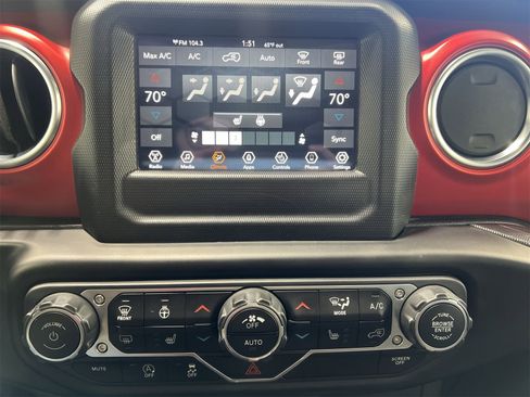 Used 2021 Jeep Wrangler Unlimited Rubicon w/ Cold Weather Group image 18