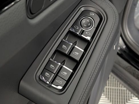 New 2026 Porsche Macan Turbo image 27