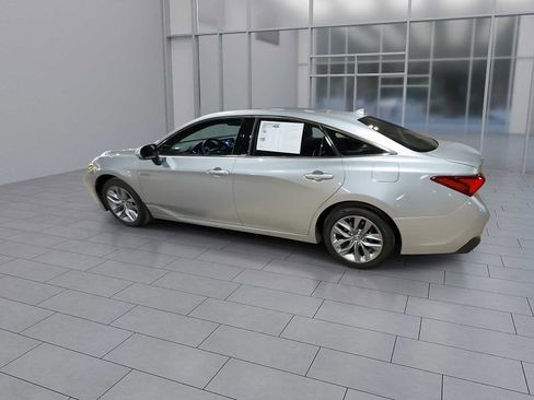 Certified 2019 Toyota Avalon XLE image 6
