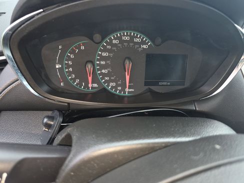 Used 2018 Chevrolet Trax LS FWD image 2