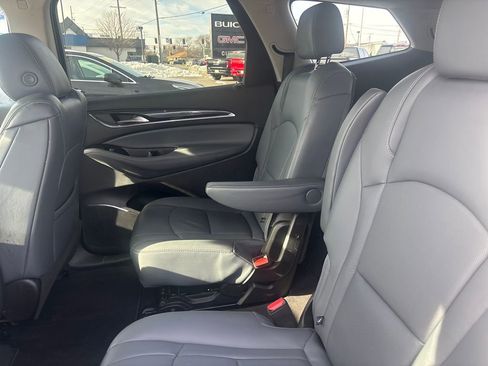 Used 2021 Buick Enclave Essence image 29