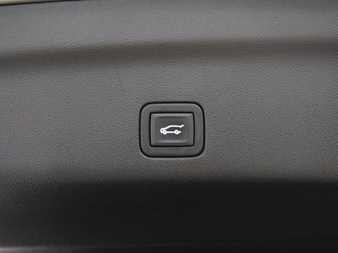 Used 2023 Chevrolet Tahoe Premier image 24