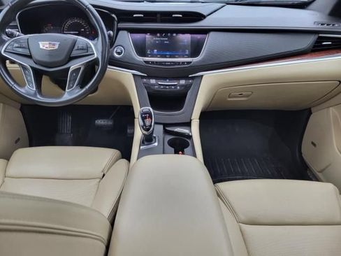 Used 2017 Cadillac XT5 Luxury w/ Driver Awareness Package AWD/4WD image 15