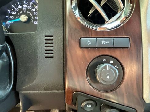 Used 2016 Ford F350 Lariat w/ Lariat Ultimate Package AWD/4WD image 23
