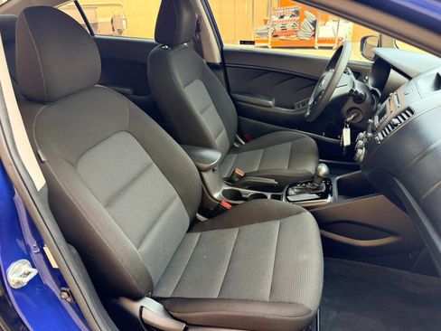 Used 2017 Kia Forte LX FWD image 19