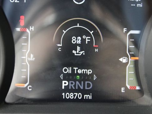 Used 2024 Jeep Wrangler Unlimited Sahara w/ Technology Group AWD/4WD image 19