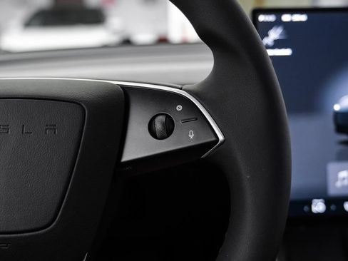 Used 2026 Tesla Model Y 2WD image 17