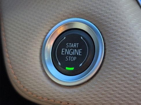 Certified 2025 Chevrolet Equinox ACTIV w/ Safety and Technology Package image 18