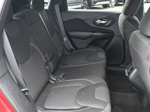 Used 2015 Jeep Cherokee Latitude FWD image 15