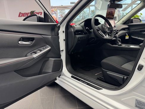 New 2025 Nissan Sentra SR image 13