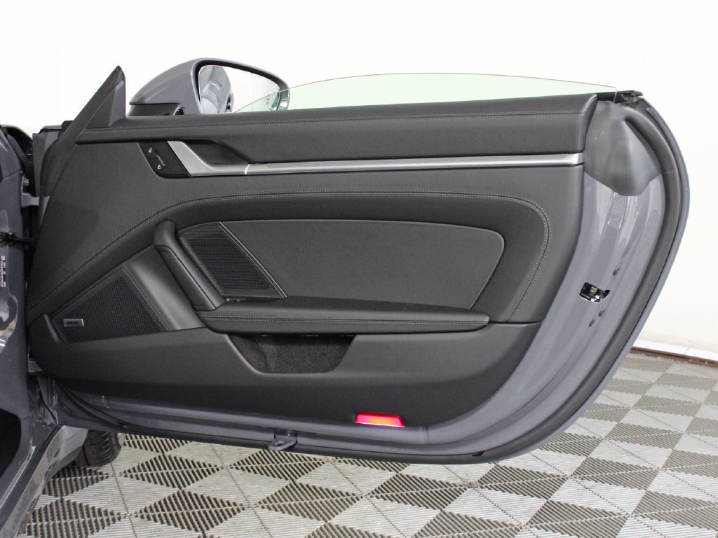 Certified 2025 Porsche 911 Carrera RWD image 34