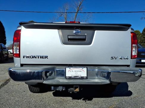 Used 2017 Nissan Frontier SV image 5