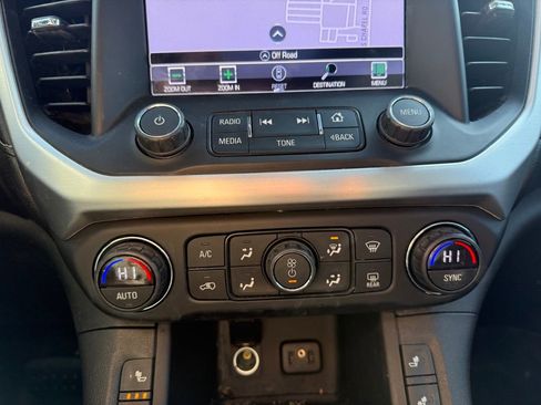 Used 2018 GMC Acadia SLT w/ LPO, Floor Liner Package image 14