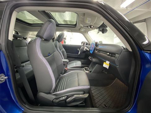 Certified 2025 MINI Cooper S image 30