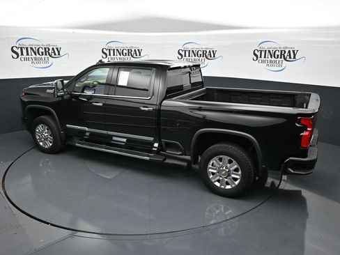 Used 2024 Chevrolet Silverado 2500 High Country w/ High Country Premium Package AWD/4WD image 21